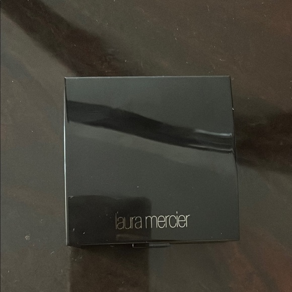 Laura Mercier Face Highlighter / Illuminator Powder - Devotion - Picture 3 of 7